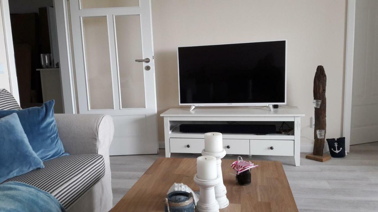 Dreimaster Apartment Busum Bagian luar foto