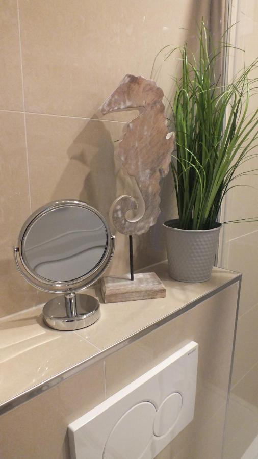Dreimaster Apartment Busum Bagian luar foto